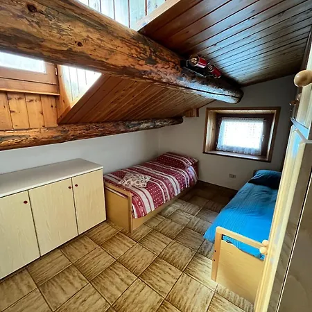 Casa Amabile - Mansarda In Legno Con Balcone A 10km Da Bormio E 25km Da Livigno * Clevolo